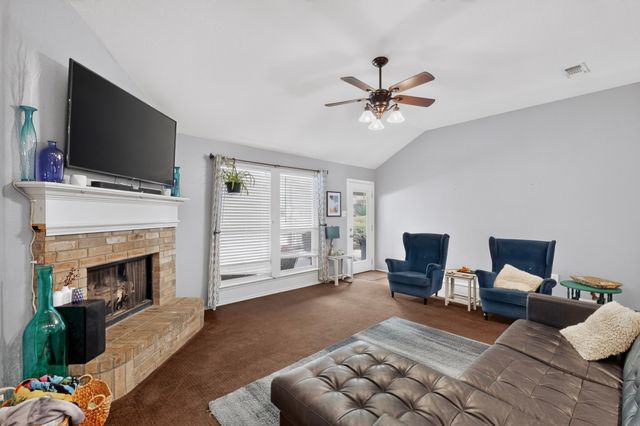 1012 Hidden View Court, Burleson, TX 76028