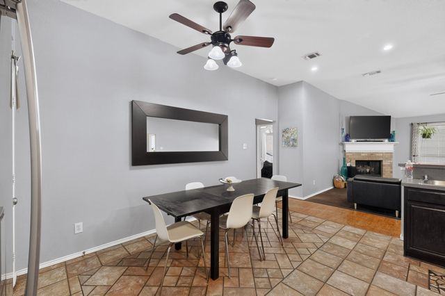 1012 Hidden View Court, Burleson, TX 76028