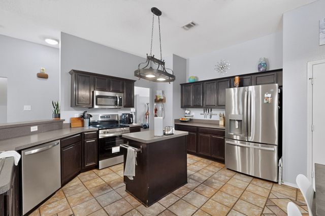 1012 Hidden View Court, Burleson, TX 76028