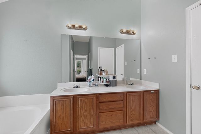 1012 Hidden View Court, Burleson, TX 76028