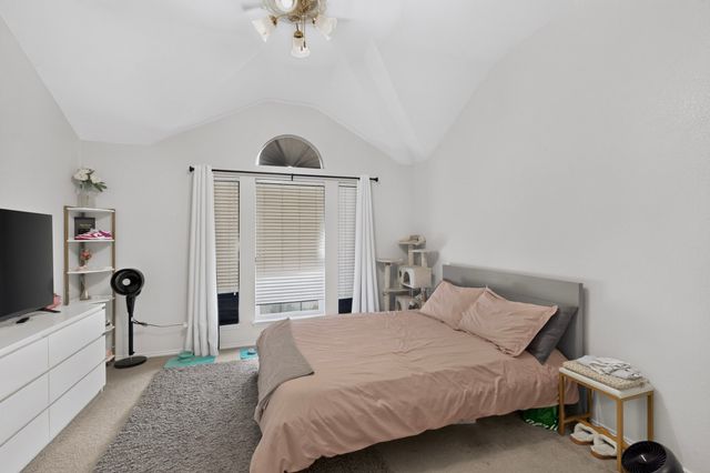 1012 Hidden View Court, Burleson, TX 76028