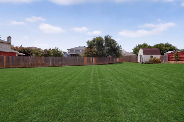 1012 Hidden View Court, Burleson, TX 76028