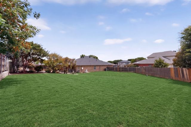 1012 Hidden View Court, Burleson, TX 76028