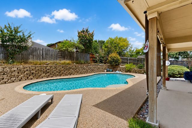 1012 Hidden View Court, Burleson, TX 76028