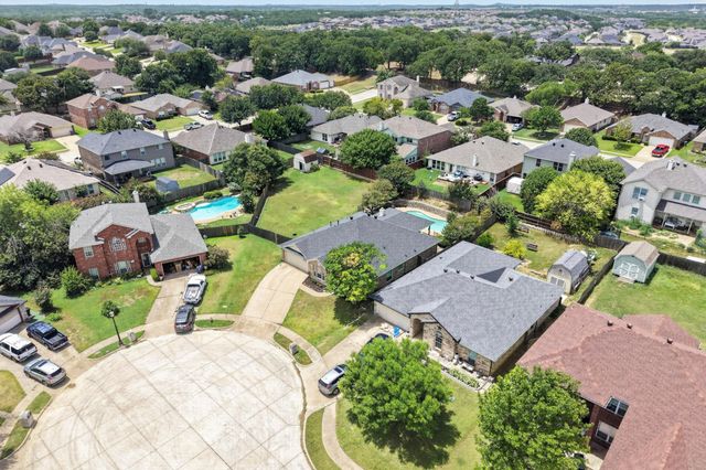 1012 Hidden View Court, Burleson, TX 76028