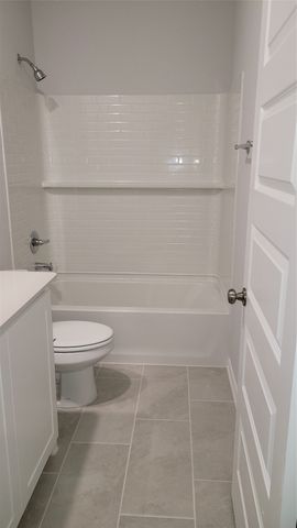 556 Meadow Run Drive, Van Alstyne, TX 75495