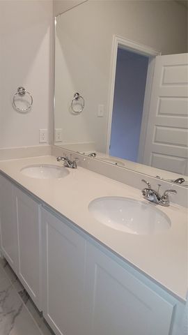 556 Meadow Run Drive, Van Alstyne, TX 75495