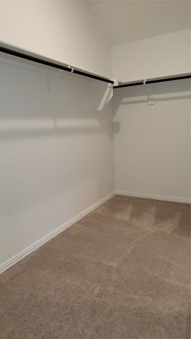 556 Meadow Run Drive, Van Alstyne, TX 75495