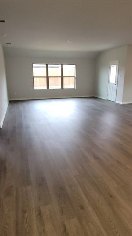 556 Meadow Run Drive, Van Alstyne, TX 75495