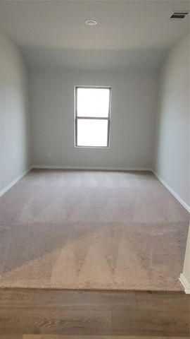 556 Meadow Run Drive, Van Alstyne, TX 75495