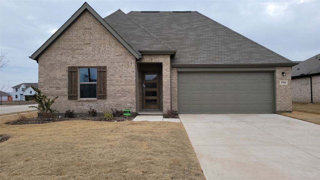 556 Meadow Run Drive, Van Alstyne, TX 75495