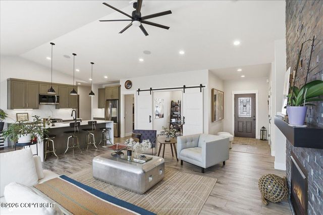 6644 E Gateway Drive, Wasilla, AK 99654