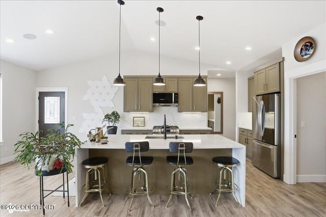 6644 E Gateway Drive, Wasilla, AK 99654