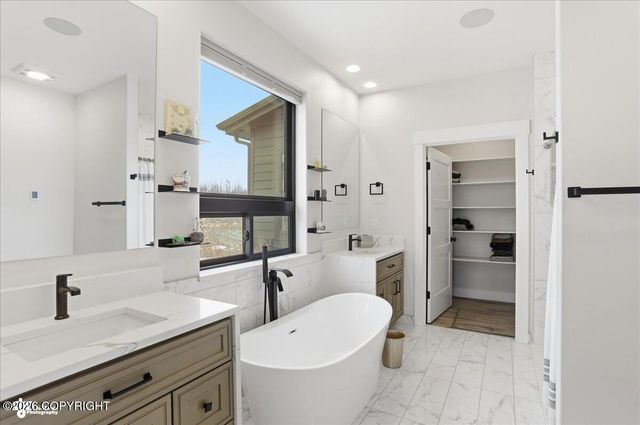 6644 E Gateway Drive, Wasilla, AK 99654