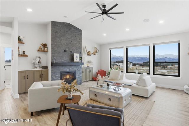 6644 E Gateway Drive, Wasilla, AK 99654