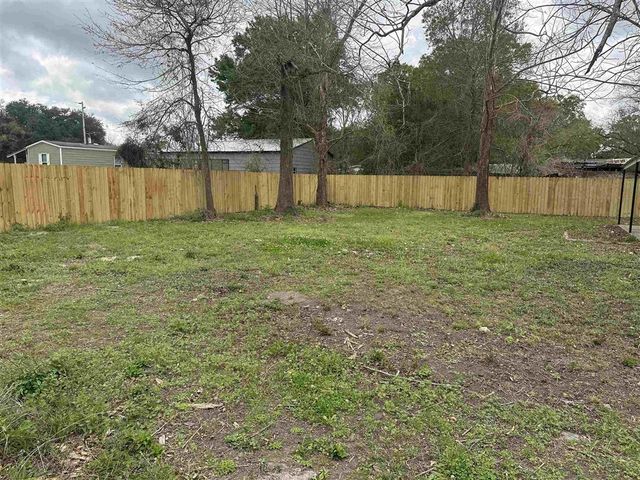 305 S Storer Ave Avenue, Iowa, LA 70647