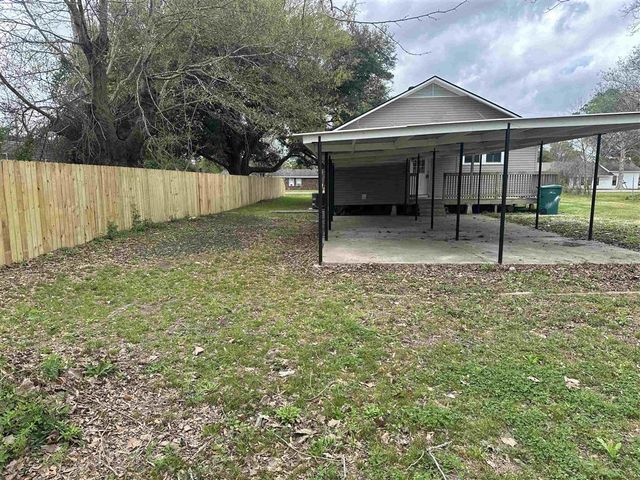 305 S Storer Ave Avenue, Iowa, LA 70647
