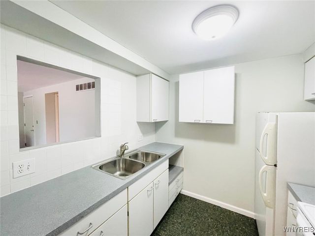 110 Charter Oaks Drive 3, Amherst, NY 14228