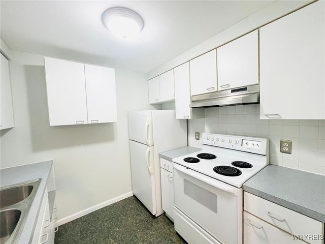 110 Charter Oaks Drive 3, Amherst, NY 14228