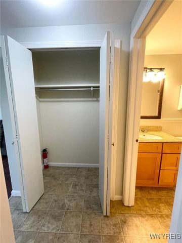 110 Charter Oaks Drive 3, Amherst, NY 14228