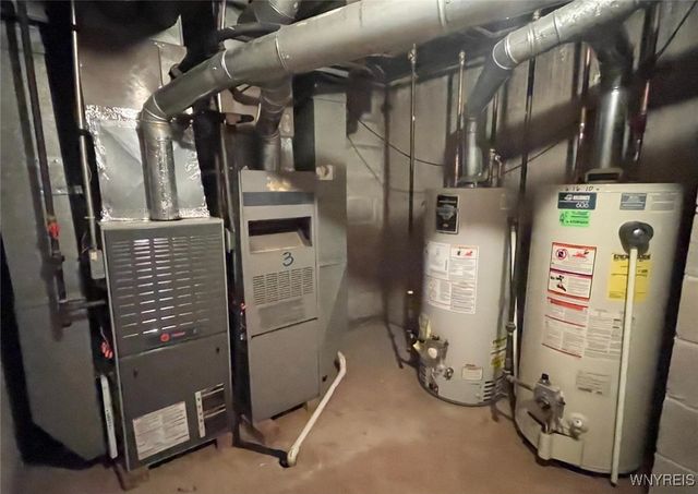 110 Charter Oaks Drive 3, Amherst, NY 14228