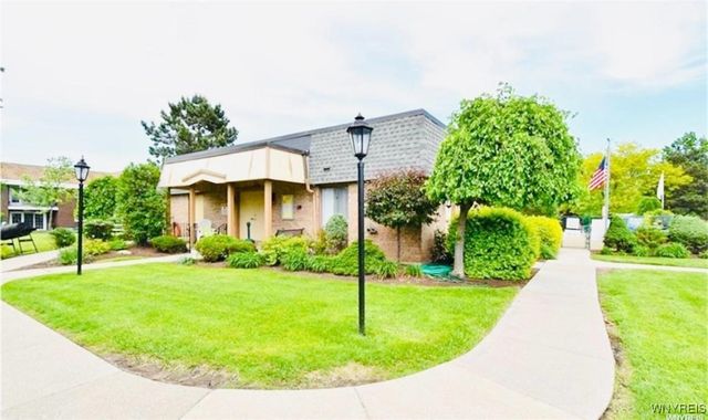 110 Charter Oaks Drive 3, Amherst, NY 14228