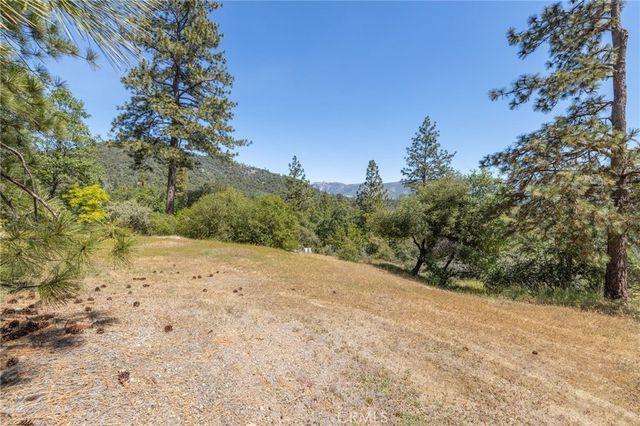 54481 Pinchot Dr., North Fork, CA 93643