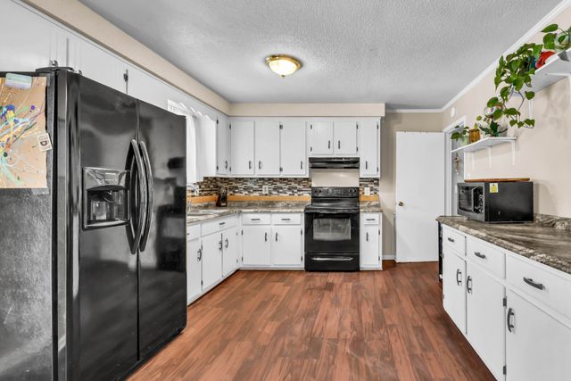 2421 Pendleton Dr, Clarksville, TN 37042