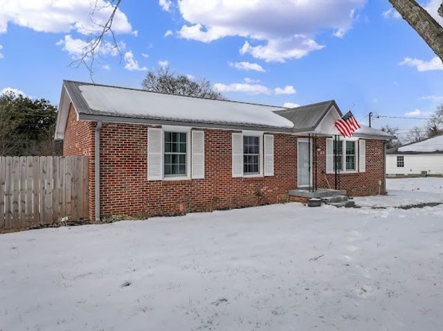 2421 Pendleton Dr, Clarksville, TN 37042