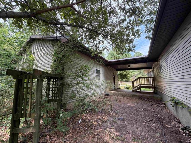 7675 Ault Road, Freedom, IN 47431