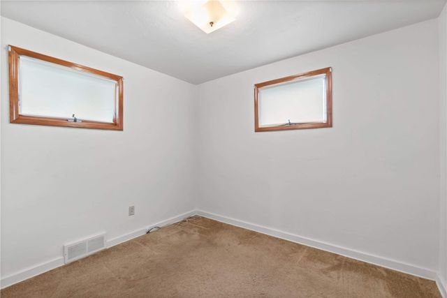 402 Oakhurst Ave, N Versailles, PA 15137