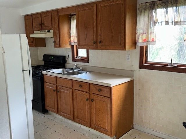 402 Oakhurst Ave, N Versailles, PA 15137