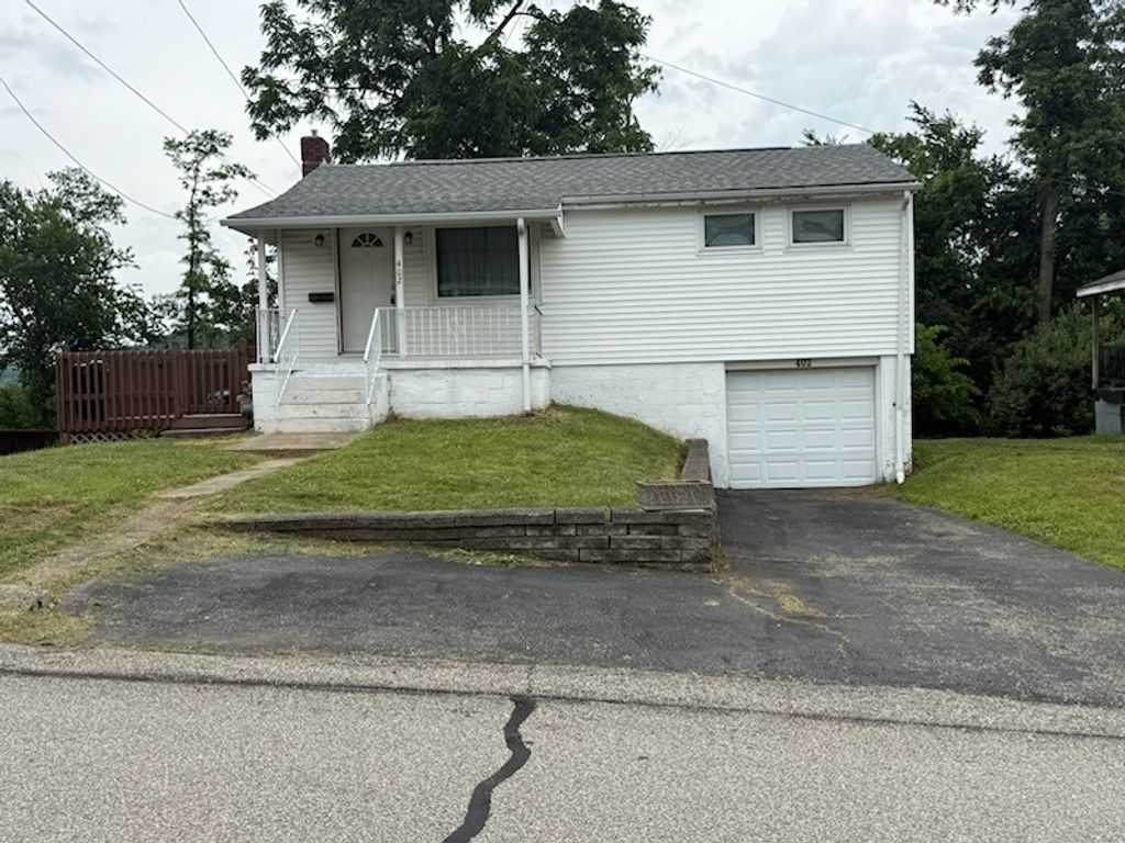 402 Oakhurst Ave, N Versailles, PA 15137