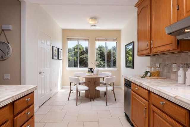 808 Lakeshore Drive, Redwood Shores, CA 94065