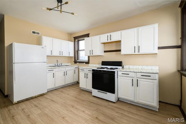 5321 Michigan Avenue, St Louis, MO 63111