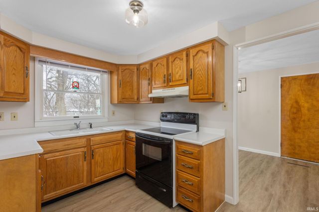 2909 Hilltop Drive, South Bend, IN 46614