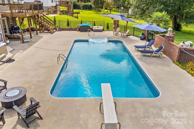 415 Autumnlight Drive, Salisbury, NC 28147
