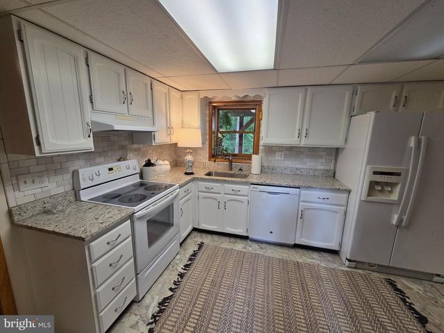 1521 AMALFI DR, Westminster, MD 21157