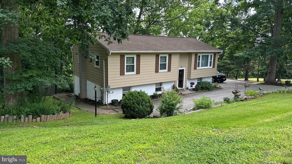 1521 AMALFI DR, Westminster, MD 21157