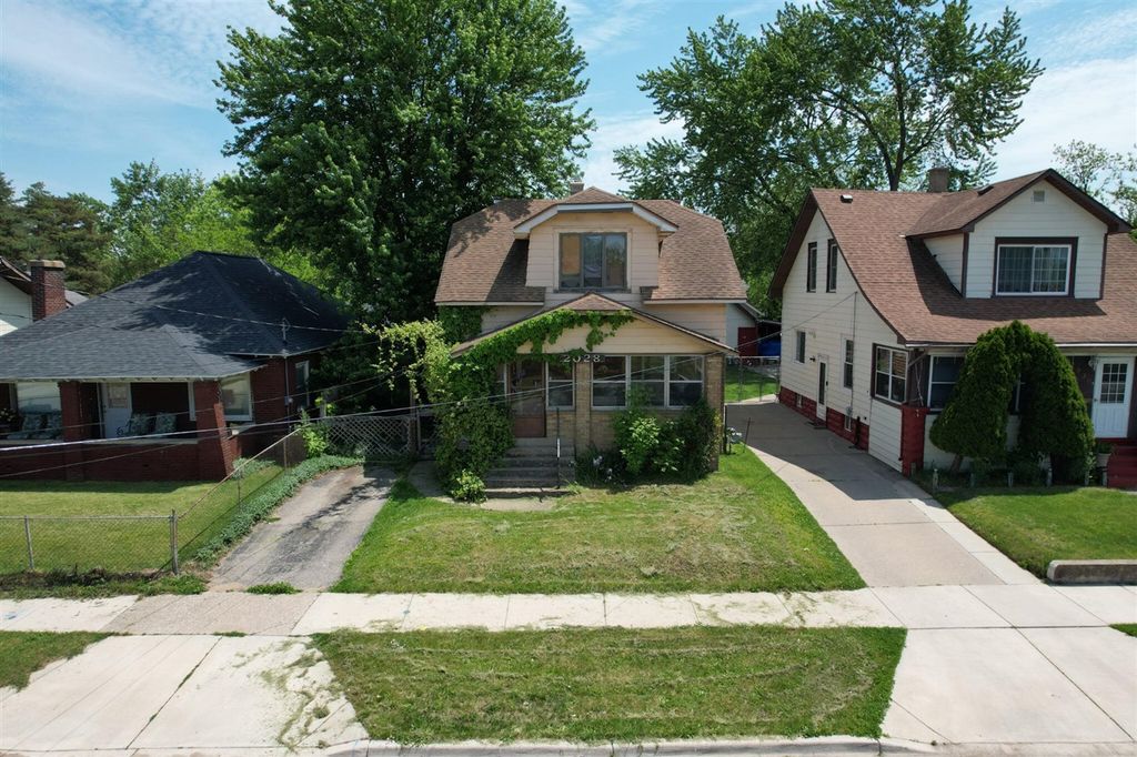 2028 Denwood Avenue, Wyoming, MI 49509
