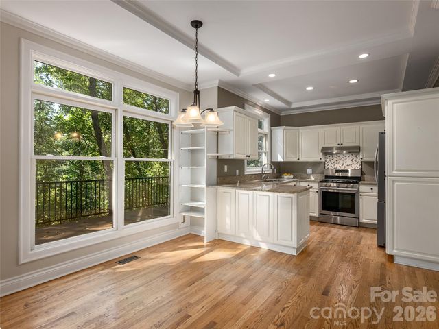 177 Skyview Circle, Asheville, NC 28804