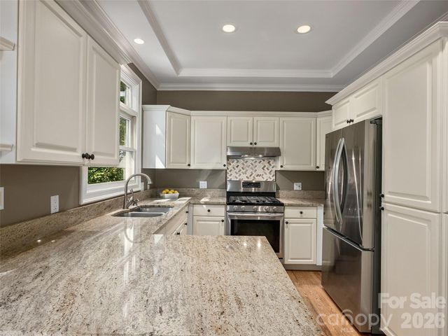 177 Skyview Circle, Asheville, NC 28804