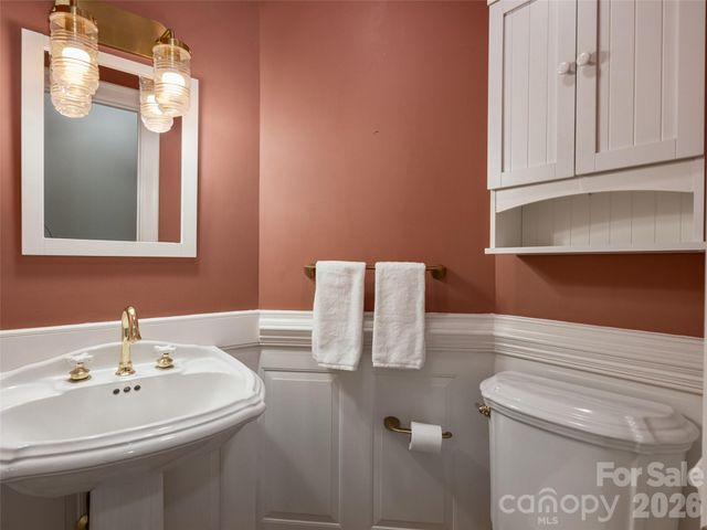 177 Skyview Circle, Asheville, NC 28804
