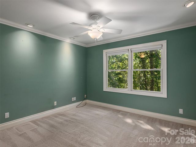 177 Skyview Circle, Asheville, NC 28804