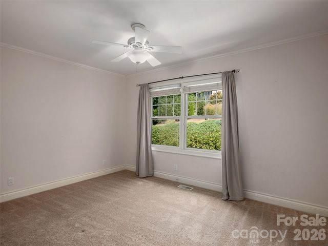 177 Skyview Circle, Asheville, NC 28804