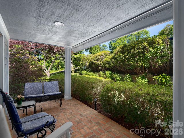 177 Skyview Circle, Asheville, NC 28804