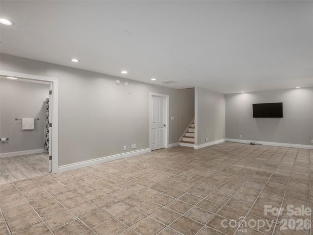 177 Skyview Circle, Asheville, NC 28804