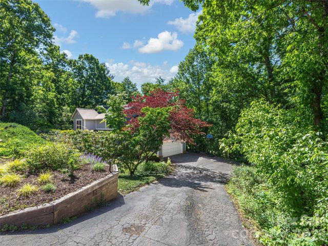 177 Skyview Circle, Asheville, NC 28804
