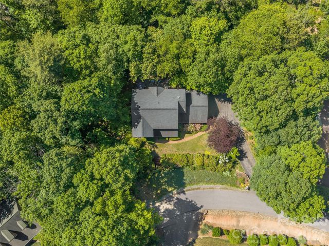 177 Skyview Circle, Asheville, NC 28804