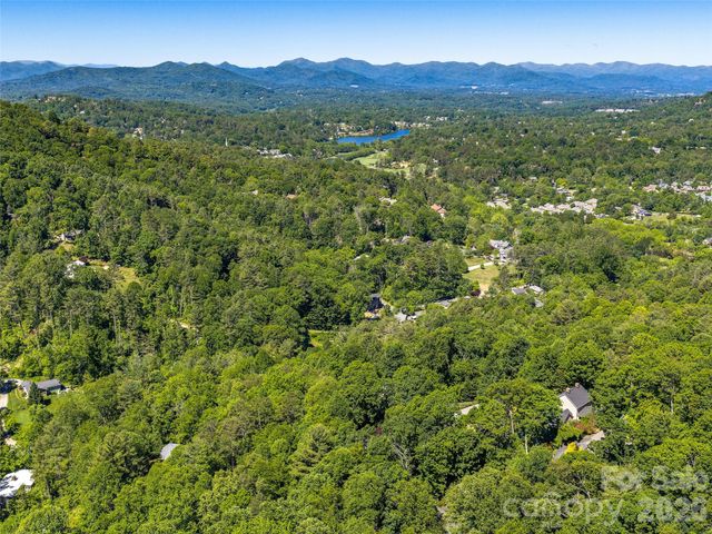 177 Skyview Circle, Asheville, NC 28804